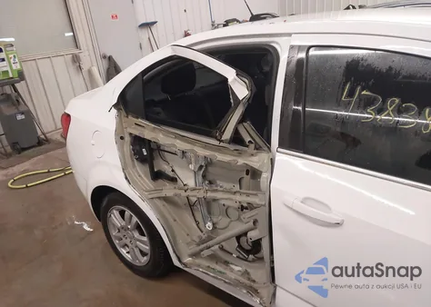 2015 Chevrolet Sonic Lt Auto z USA, uszkodzony, nr VIN 1G1JC5SH5F4161501